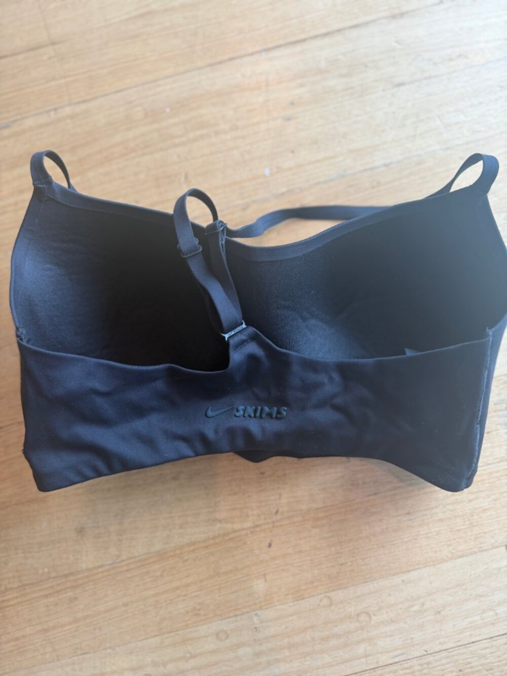 NikeSKIMS Matte Shaping Scoop Bra | Obsidian | M